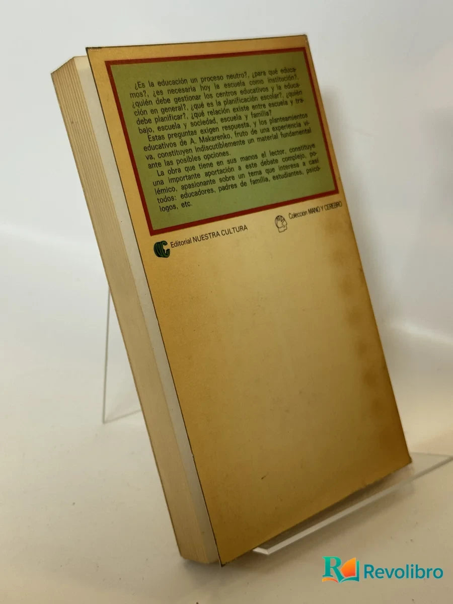 Foto 2 de Colectividad y educación de A. S. Makarenko, libro de segunda mano