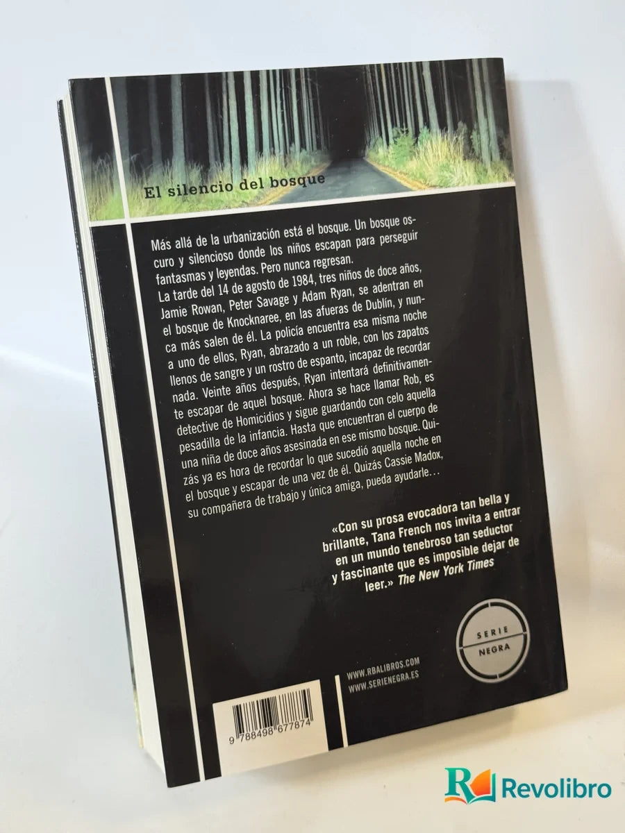 Foto 2 de El silencio del bosque de Tana French, libro de segunda mano