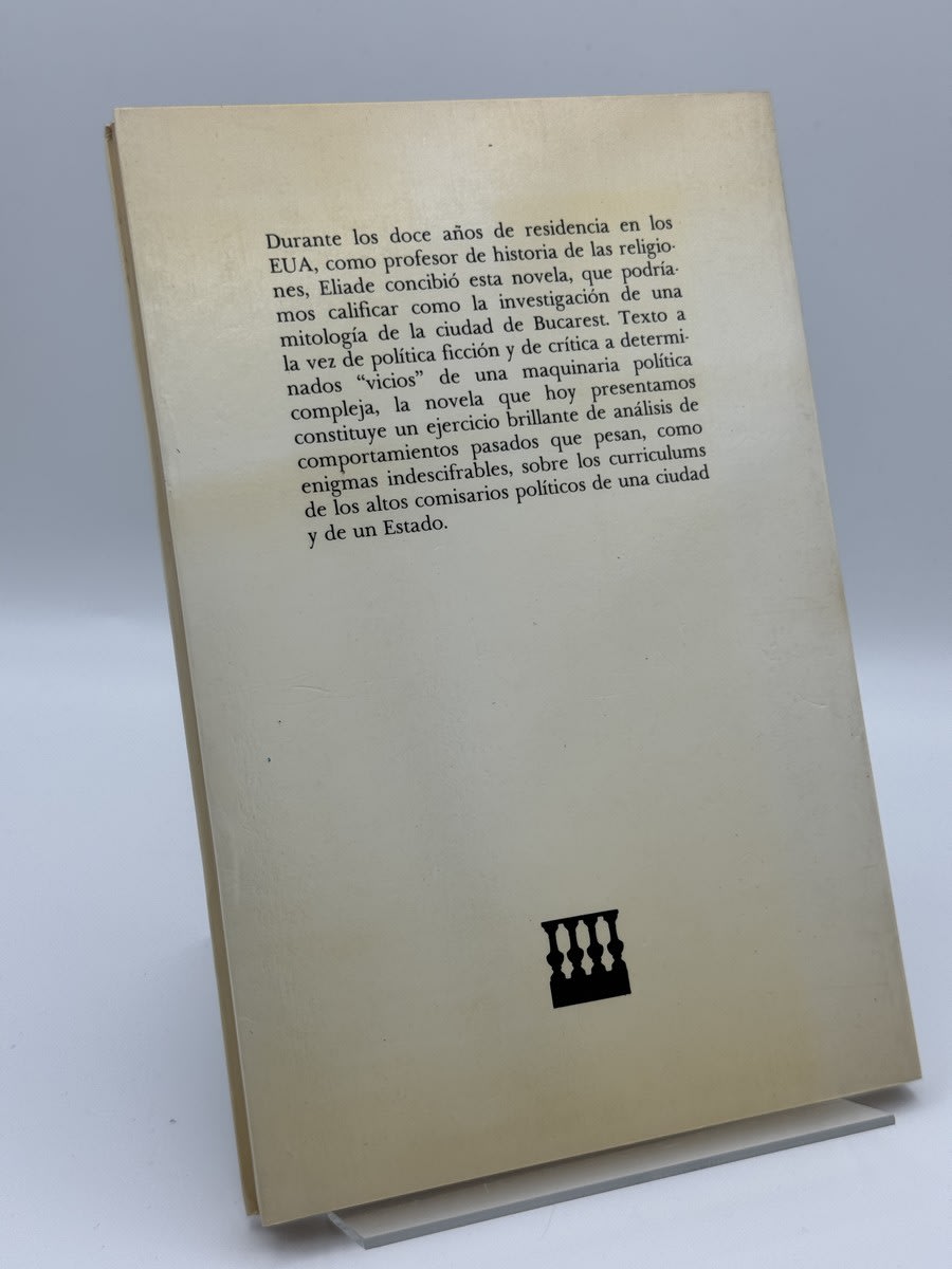 Foto 2 de El viejo y el funcionario de Mircea Eliade, libro de segunda mano