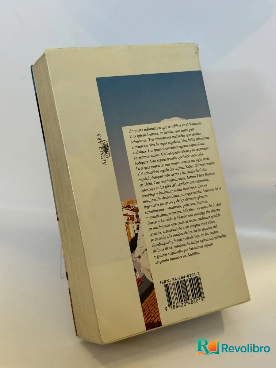 Foto 2 de La piel del tambor de Arturo Pérez-Reverte, libro de segunda mano