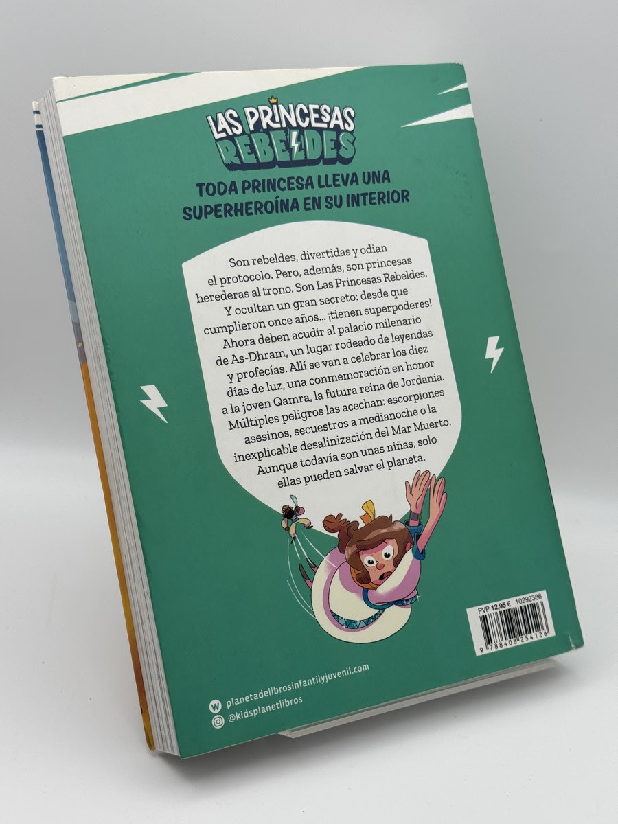 Foto 2 de Las Princesas Rebeldes 2. El misterio del palacio invisible de Roberto Santiago, libro de segunda mano