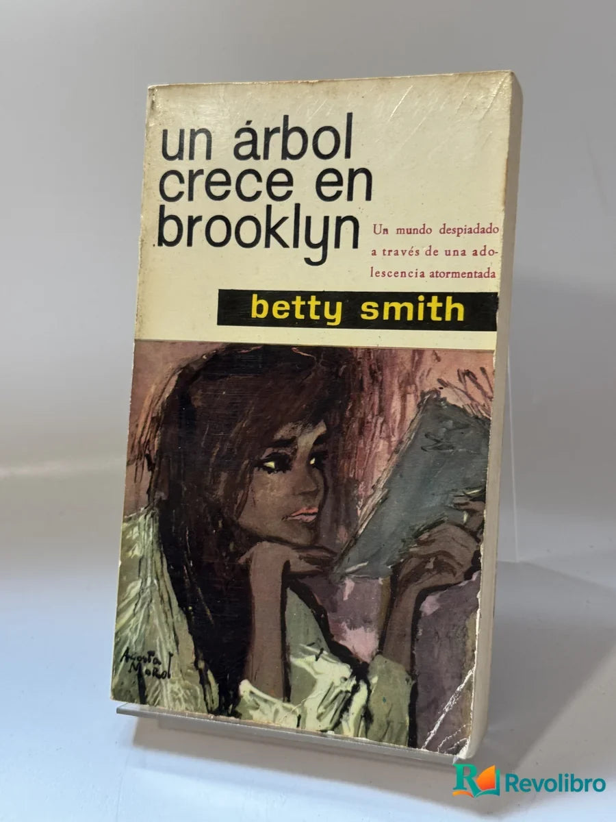 Portada de Un árbol crece en Brooklyn de Betty Smith, libro de segunda mano