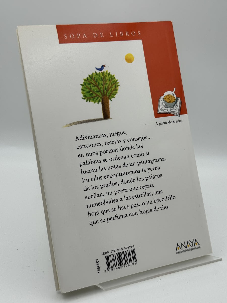 Foto 2 de Versos Vegetales/ Vegetable Verse (Sopa De Libros/ Soup of Books) de Antonio Rubio, libro de segunda mano