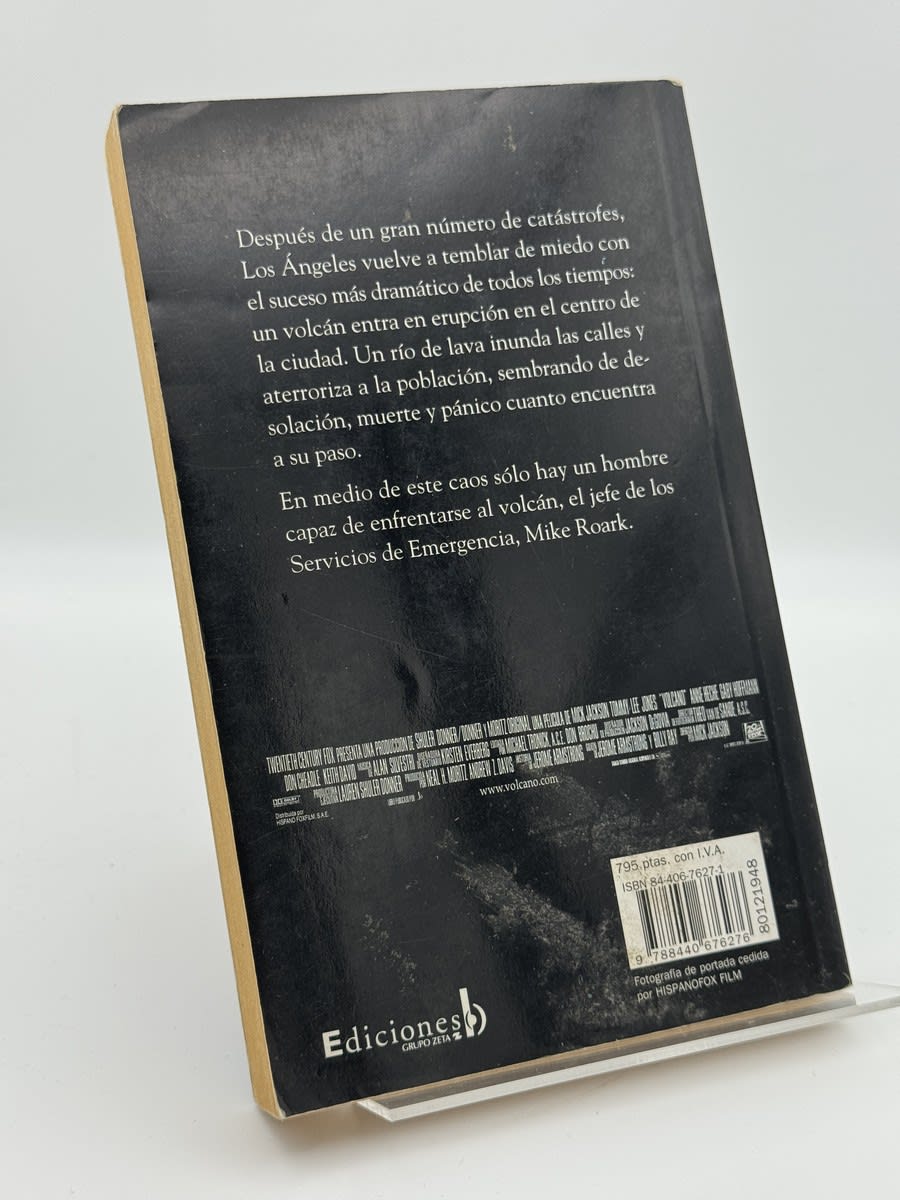 Foto 2 de Volcano de Richard Woodley, libro de segunda mano