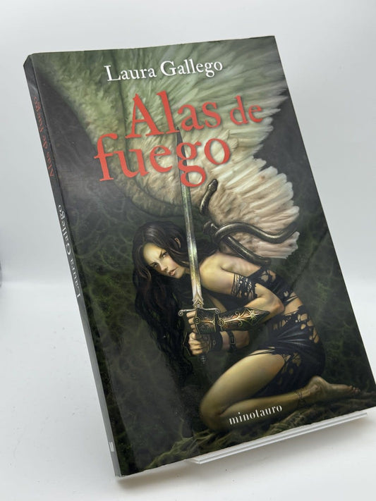 Alas de fuego - Laura Gallego - Portada