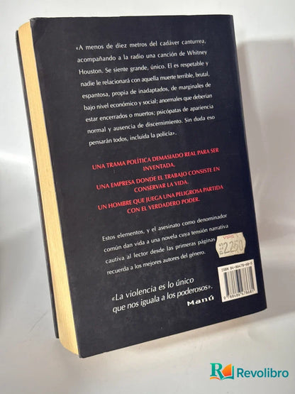 Foto 2 de Asesinato debido de Manú, libro de segunda mano