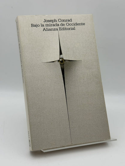 Portada de Bajo la mirada de Occidente de Joseph Conrad, libro de segunda mano