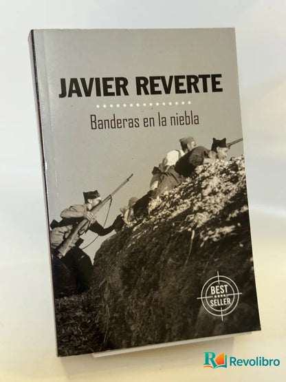 Portada de Banderas en la niebla de Javier Reverte, libro de segunda mano