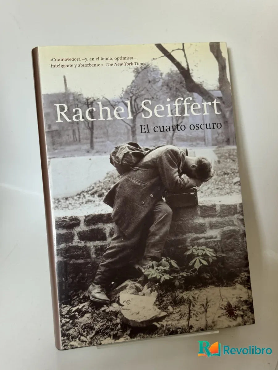 Portada de El cuarto oscuro de Rachel Seiffert, libro de segunda mano