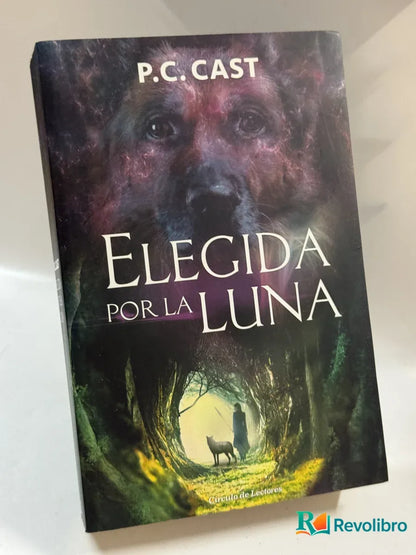 Portada de Elegida por la Luna de P.c. Cast, libro de segunda mano