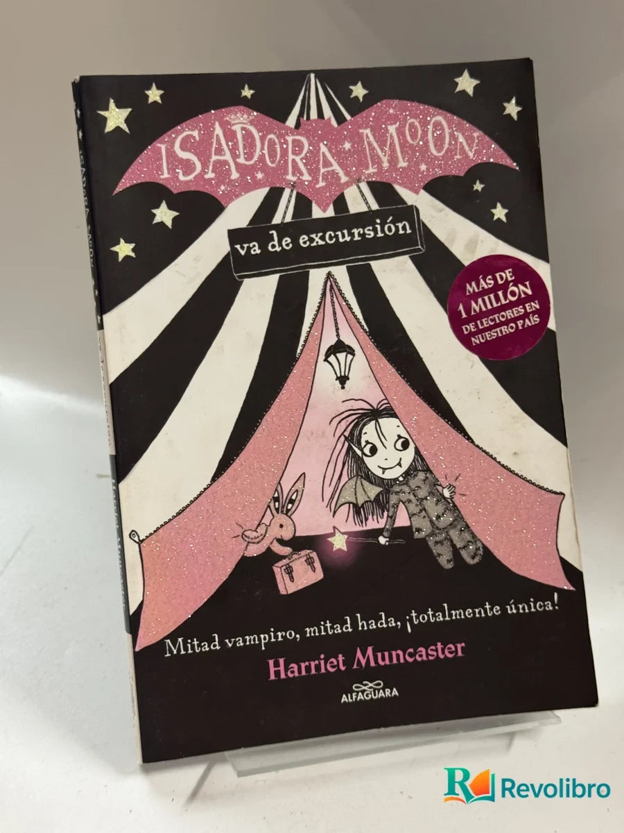 Portada de Isadora Moon va de excursión de Harriet Muncaster, libro de segunda mano
