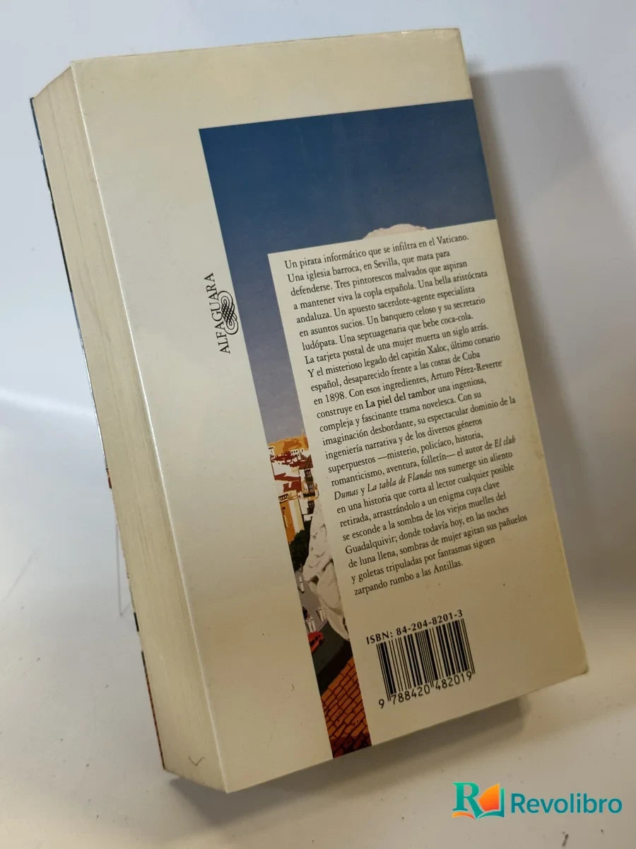 Foto 2 de La piel del tambor de Arturo Pérez-Reverte, libro de segunda mano