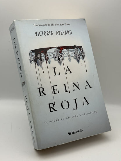 Portada de La reina roja, el poder de un reino peligroso de Victoria Aveyard, libro de segunda mano
