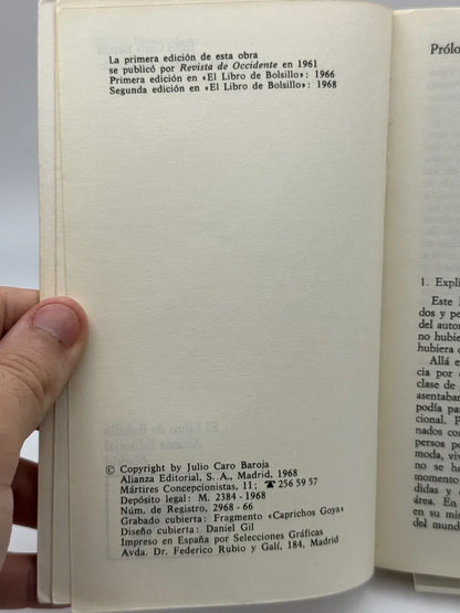 Foto 2 de Las brujas y su mundo de Julio Caro Baroja, libro de segunda mano