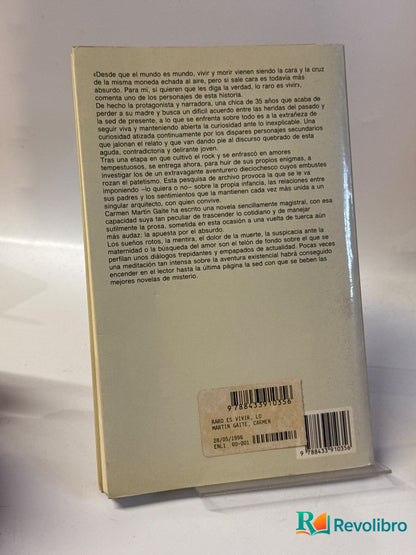 Foto 2 de Lo raro es vivir - 1ª edición de Carmen Martín Gaite, libro de segunda mano