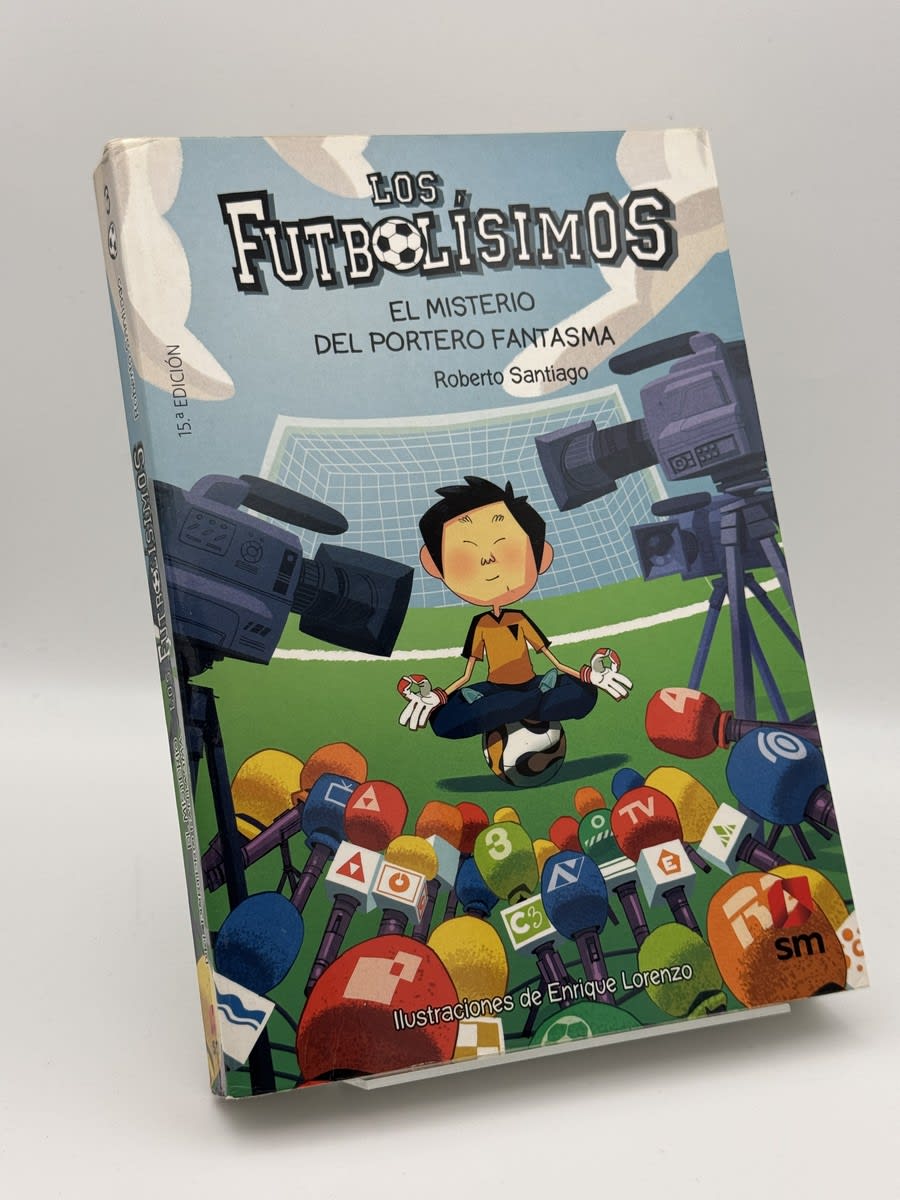 Portada de Los futbolísimos 3. El misterio del portero fantasma de Roberto García Santiago, libro de segunda mano