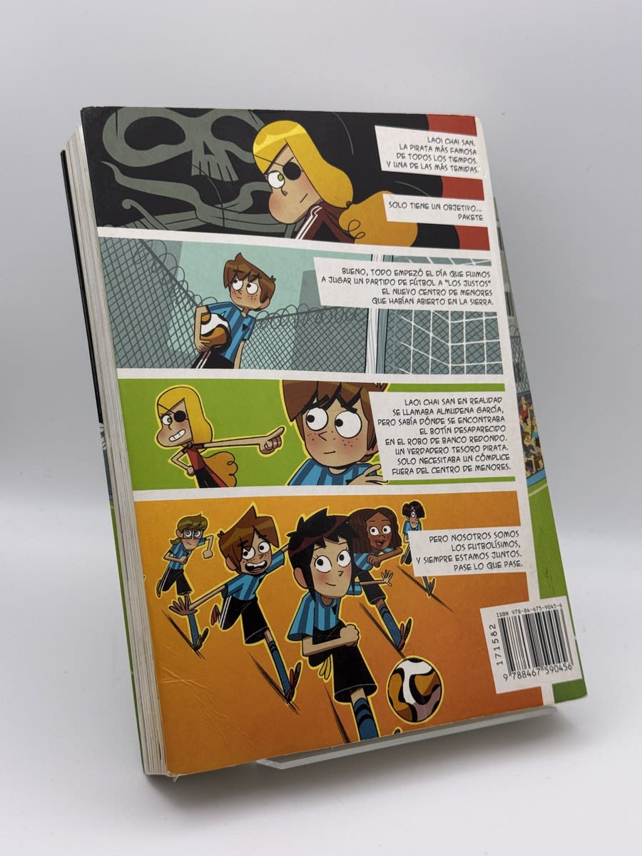 Foto 2 de Los Futbolísimos: El misterio del tesoro pirata de Roberto Santiago, libro de segunda mano
