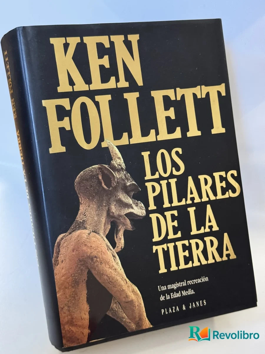 Portada de Los Pilares de la Tierra de Ken Follett, libro de segunda mano