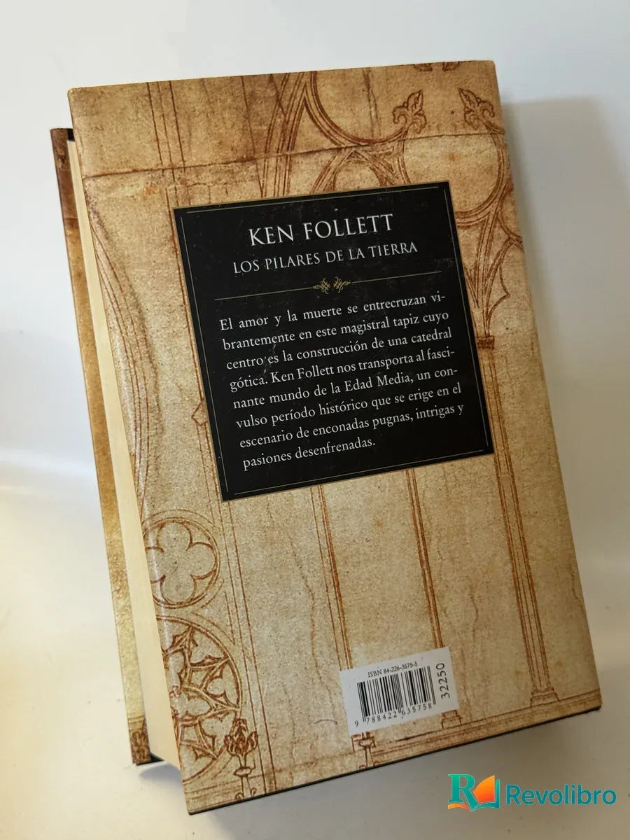 Foto 2 de Los pilares de la Tierra de Ken Follett, libro de segunda mano