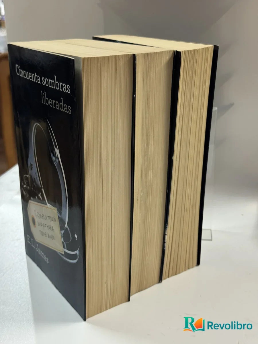 Foto 3 de Lote Cincuenta sombras de Grey de E.L. James, libro de segunda mano