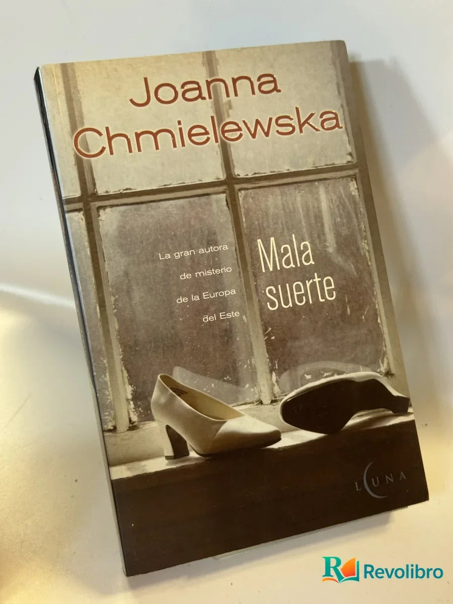 Portada de Mala suerte de Joanna Chmielewska, libro de segunda mano