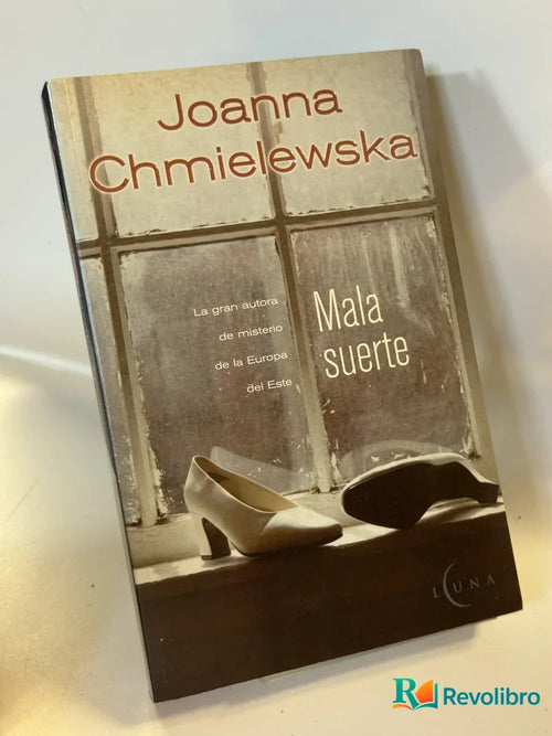 Portada de Mala suerte de Joanna Chmielewska, libro de segunda mano