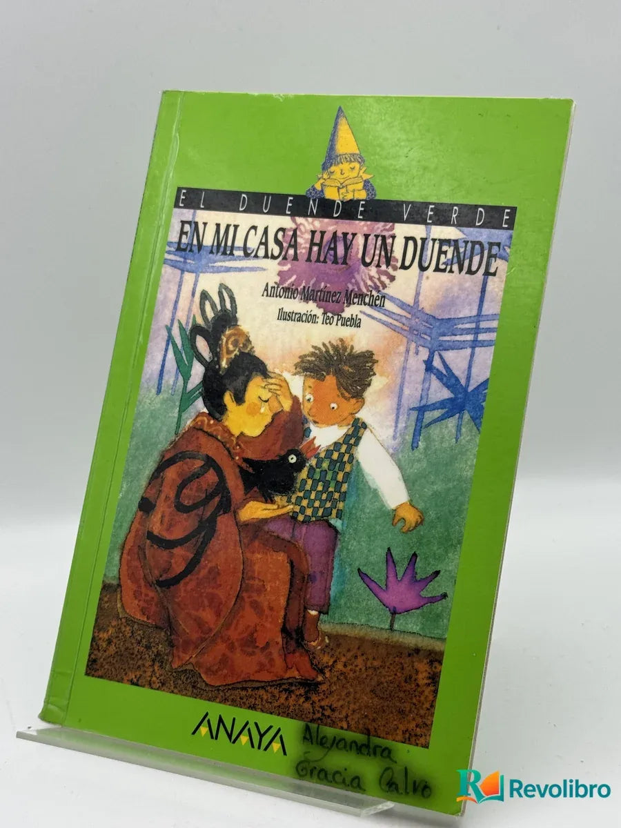 Portada de En mi casa hay un duende de Antonio Martínez Menchén, libro de segunda mano