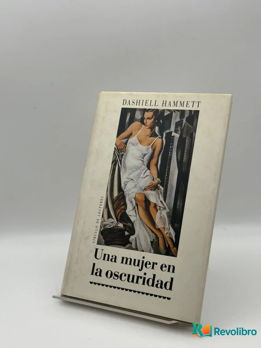 Portada de Una mujer en la oscuridad de Dashiell Hammett, libro de segunda mano