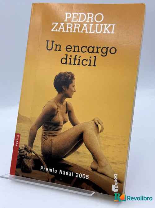 Portada de Un encargo difícil de Pedro Zarraluqui, libro de segunda mano