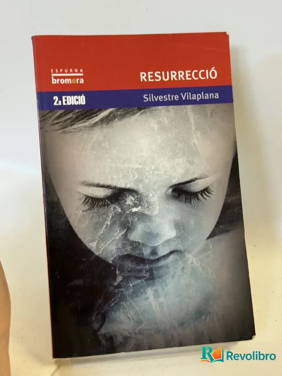 Portada de Resurrecció de Silvestre Vilaplana, libro de segunda mano