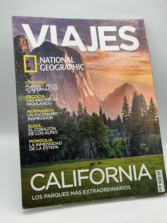 Portada de Revista viajes California de National Geographic, libro de segunda mano