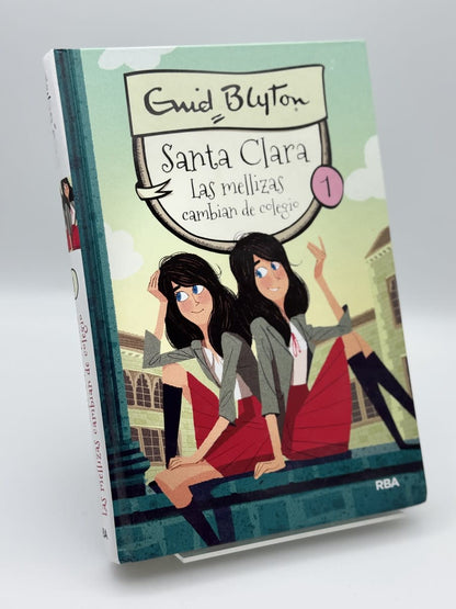 Portada de Santa Clara 1. Las mellizas cambian de colegio de Enid Blyton, libro de segunda mano