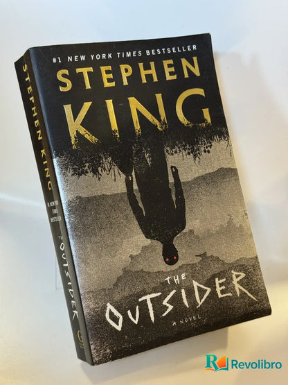 Portada de The Outsider de Stephen King, libro de segunda mano