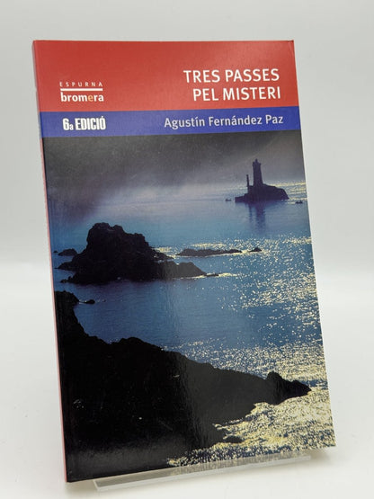 Portada de Tres Passes Pel Misteri de Agustín Fernández Paz, libro de segunda mano