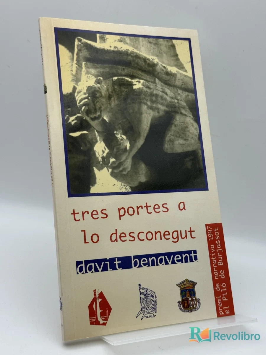 Portada de tres portes a lo desconegut de davit benavent, libro de segunda mano