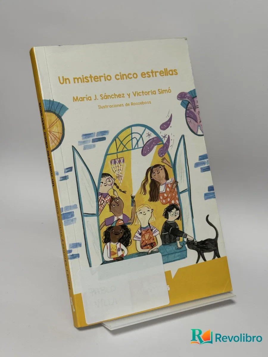 Portada de Un misterio cinco estrellas de María J. Sánchez y Victoria Simó, libro de segunda mano
