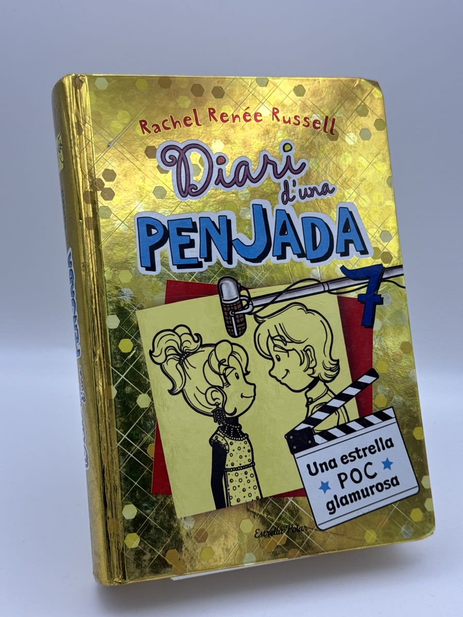 Una estrella poc glamurosa - Rachel Renée Russell - Portada