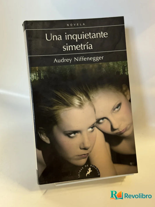Portada de Una inquietante simetría de Audrey Niffenegger, libro de segunda mano
