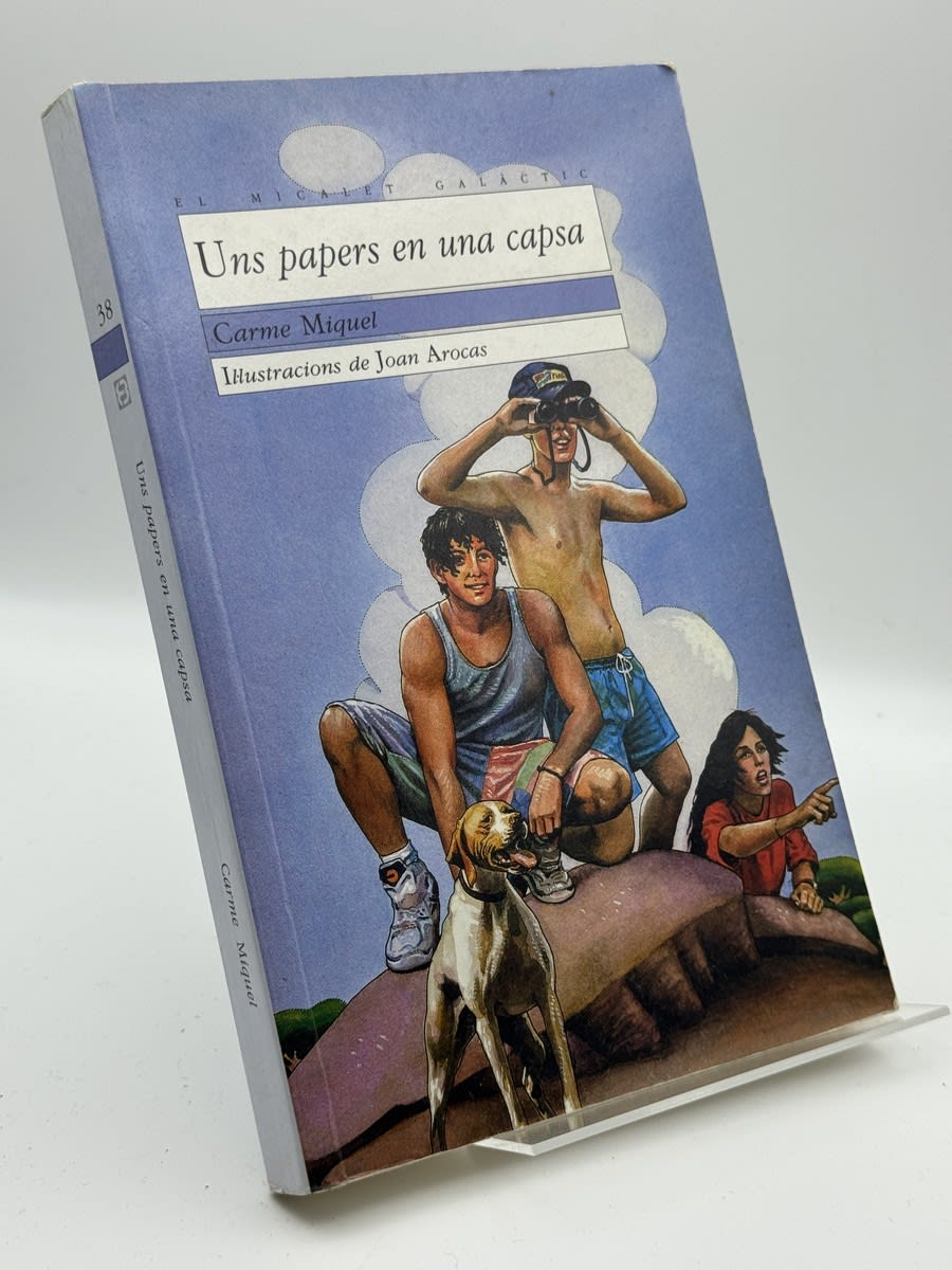 Portada de Uns papers en una capsa - Carme Miquel Diego de Carme Miquel Diego, libro de segunda mano