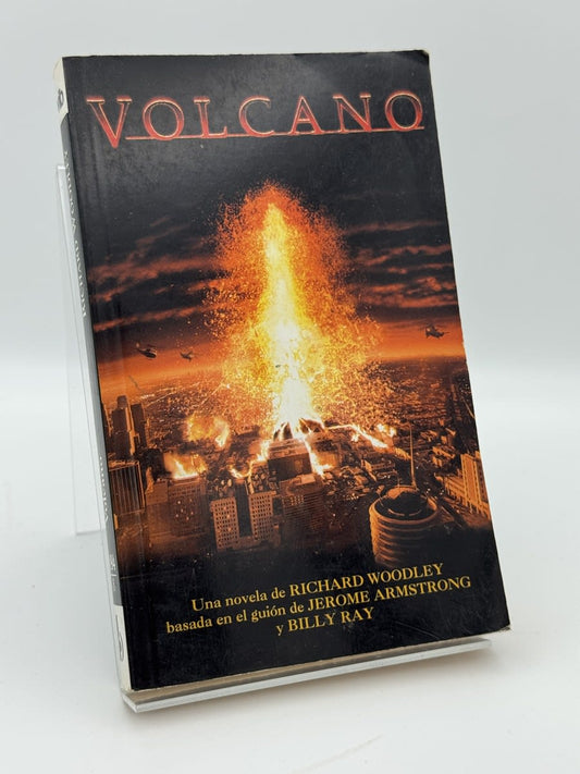 Portada de Volcano de Richard Woodley, libro de segunda mano