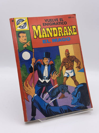 Portada de Vuelve el enigmático Mandrake el mago de Desconocido, libro de segunda mano
